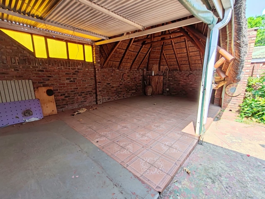 3 Bedroom Property for Sale in Kannoniers Park North West